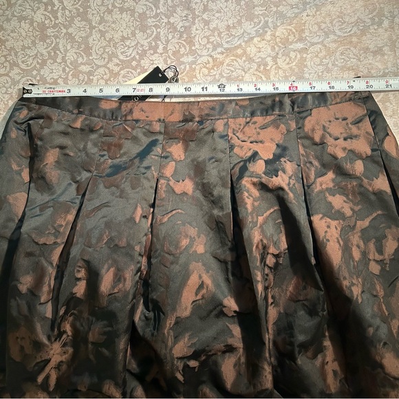 Talbots ~ new ~Women’s Petite Pleated Abstract Taffeta Full Skirt in size 20 WP - Picture 8 of 10